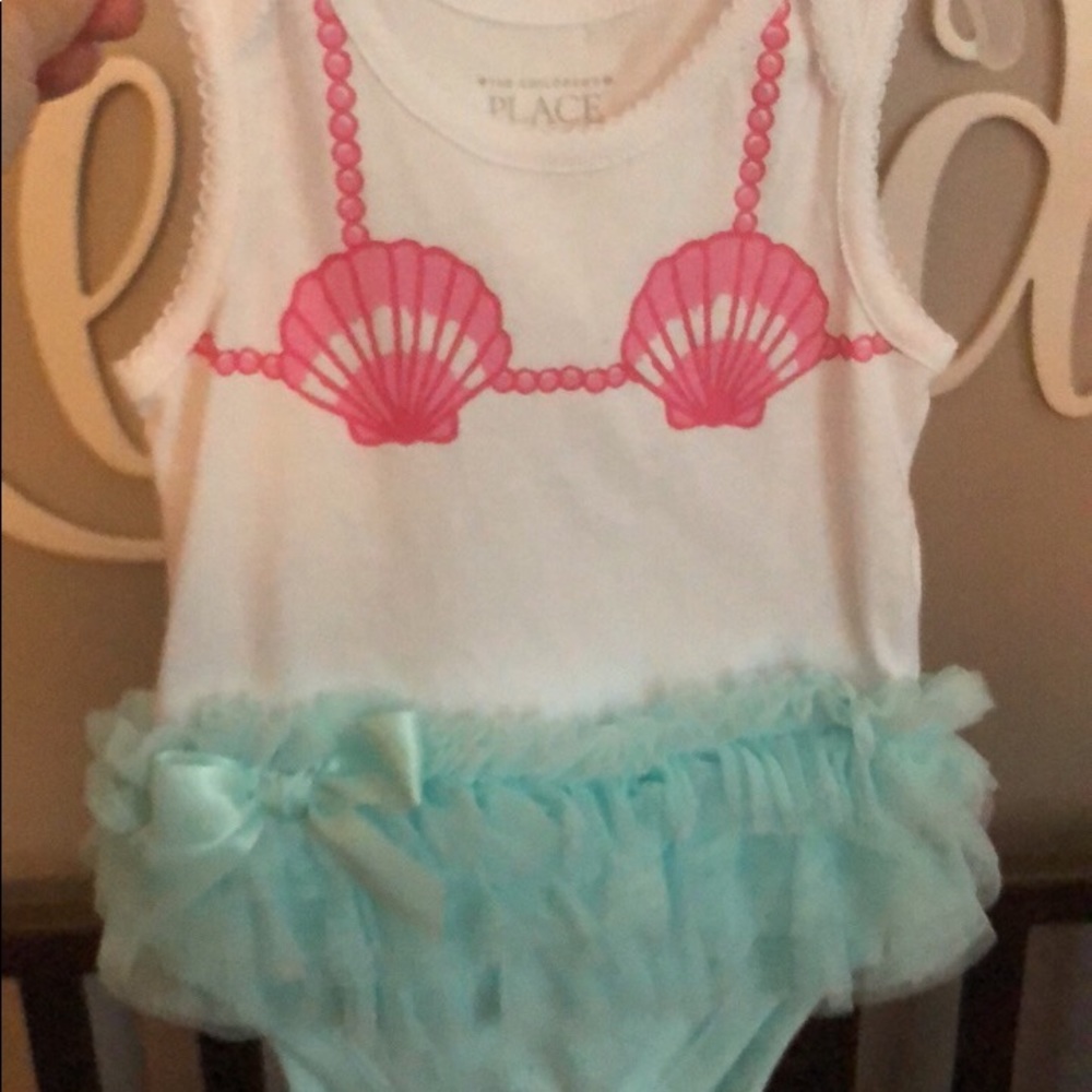 Children's Place hula dancer outfit 6-9 months